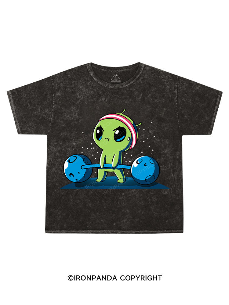 alien weightlifting Kids Washed T-Shirt