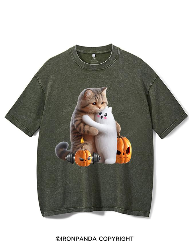 A CAT HUGGING A GHOST VINTAGE GYM SHIRT